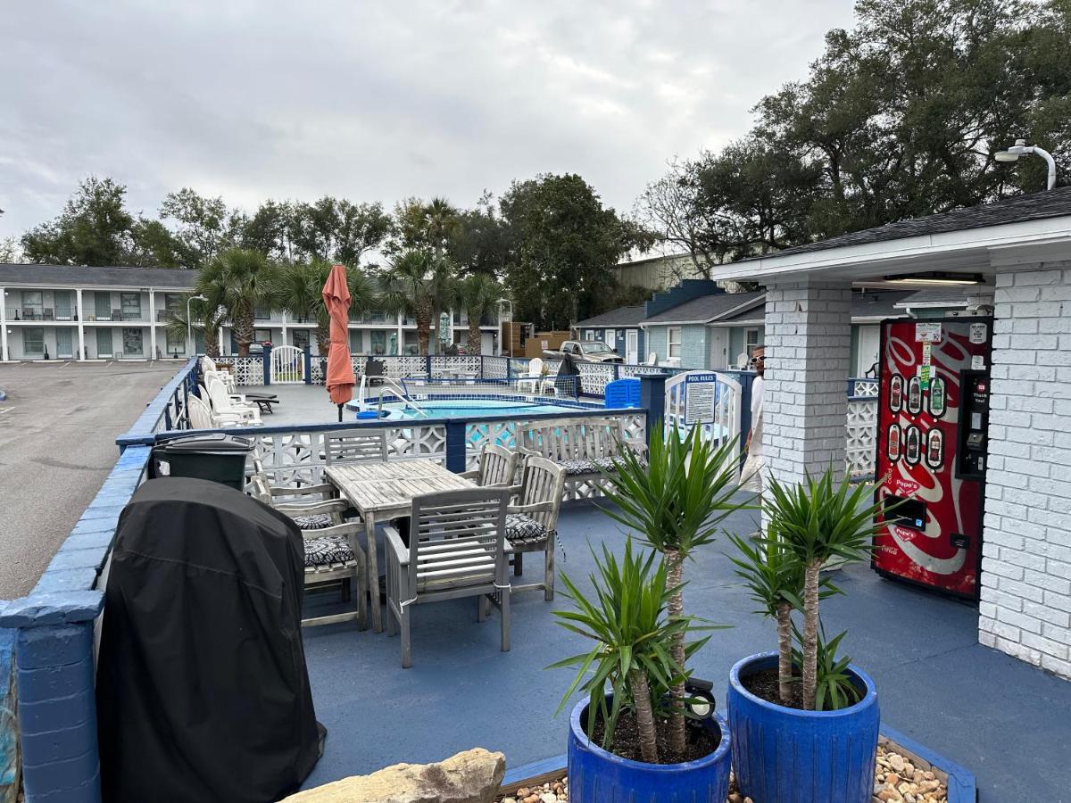 Gulf Coast Inn Gulf Breeze Exteriér fotografie